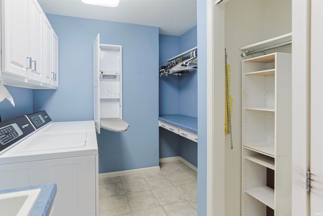 6629 Leeway Drive, South Bend, IN 46628