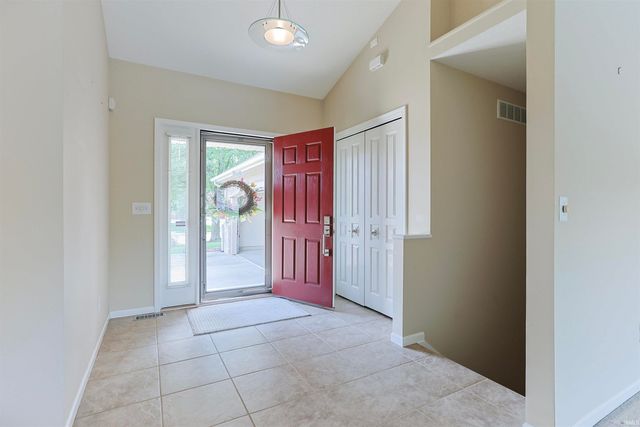 6629 Leeway Drive, South Bend, IN 46628