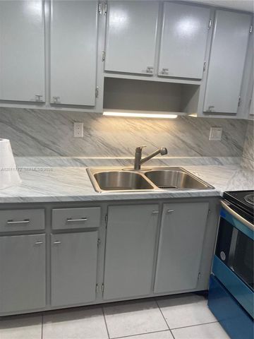 3000 NE 16th Ave 405, Oakland Park, FL 33334