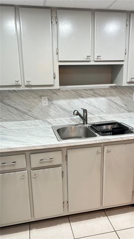 3000 NE 16th Ave 405, Oakland Park, FL 33334