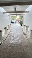 3000 NE 16th Ave 405, Oakland Park, FL 33334