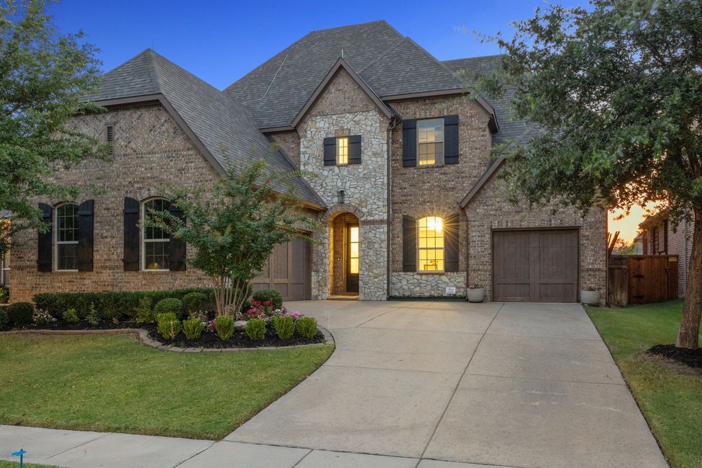2252 HIDALGO Drive, Carrollton, TX 75010