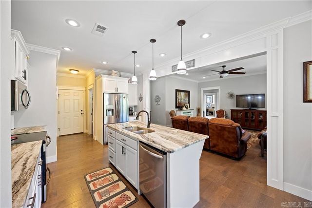 325 Crestwood Lane, Russellville, AR 72802