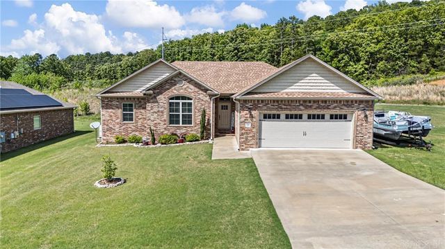 325 Crestwood Lane, Russellville, AR 72802
