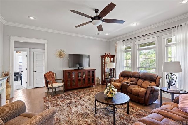 325 Crestwood Lane, Russellville, AR 72802