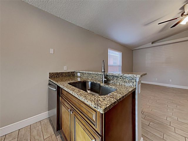 1604 CHATHAM CIRCLE, Apopka, FL 32703