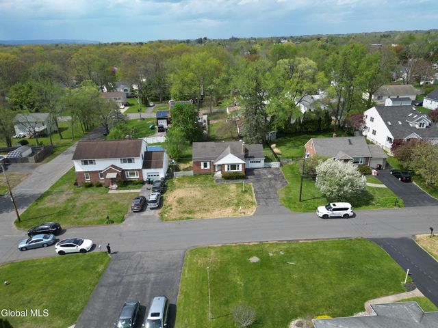 115 S Arrow Street, Schenectady, NY 12304