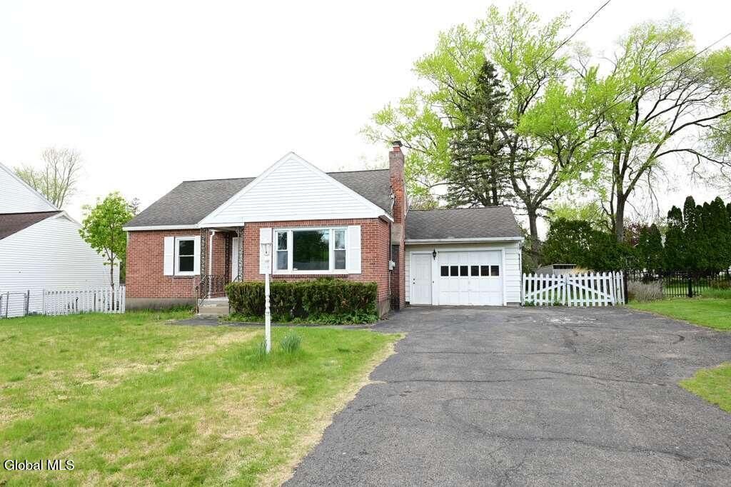 115 S Arrow Street, Schenectady, NY 12304