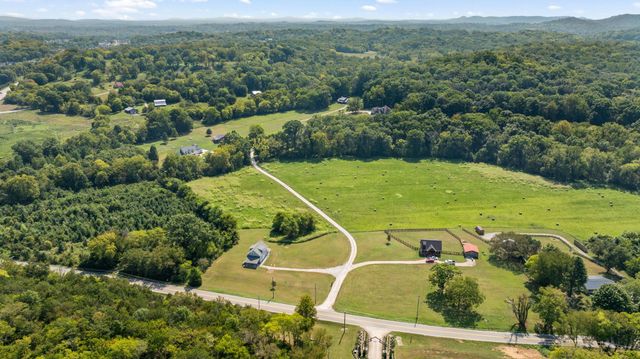 4218 Sequoia Ln, College Grove, TN 37046