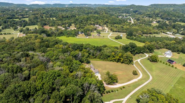 4218 Sequoia Ln, College Grove, TN 37046