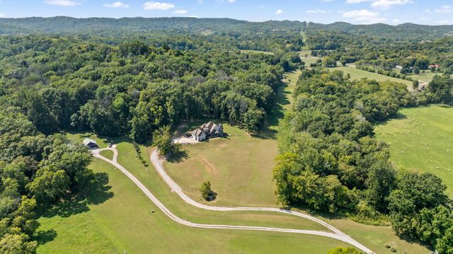 4218 Sequoia Ln, College Grove, TN 37046