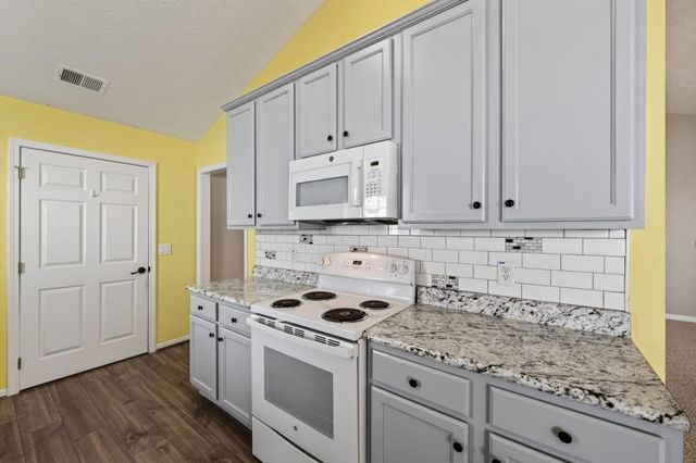 912 Village View Circle, Loganville, GA 30052