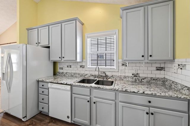 912 Village View Circle, Loganville, GA 30052