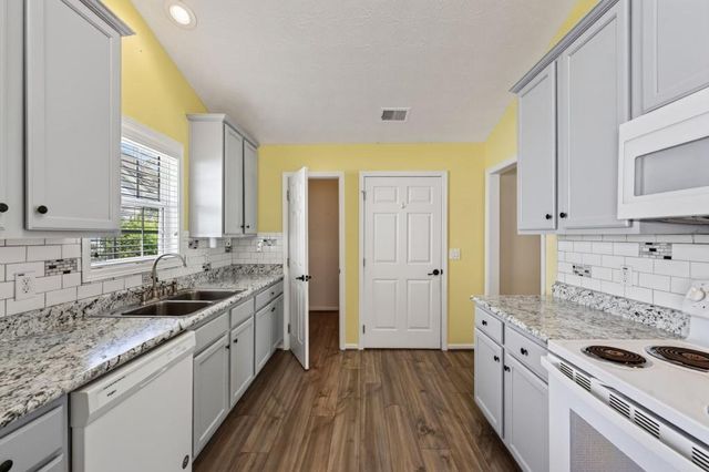 912 Village View Circle, Loganville, GA 30052
