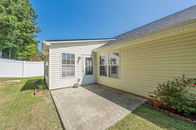 912 Village View Circle, Loganville, GA 30052