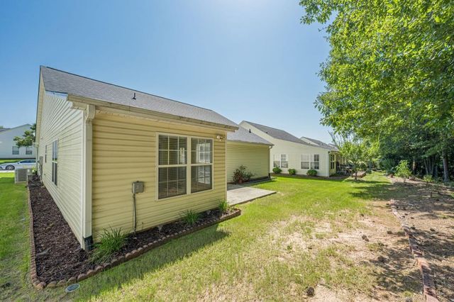912 Village View Circle, Loganville, GA 30052