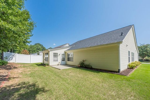 912 Village View Circle, Loganville, GA 30052