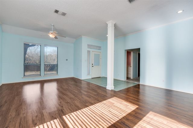 7133 Deer Hollow Drive, Fort Worth, TX 76132