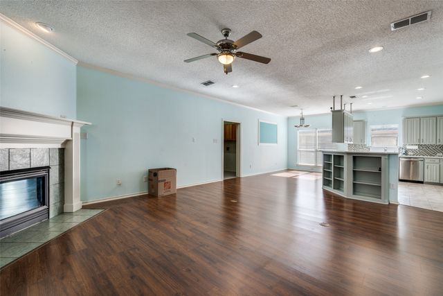 7133 Deer Hollow Drive, Fort Worth, TX 76132