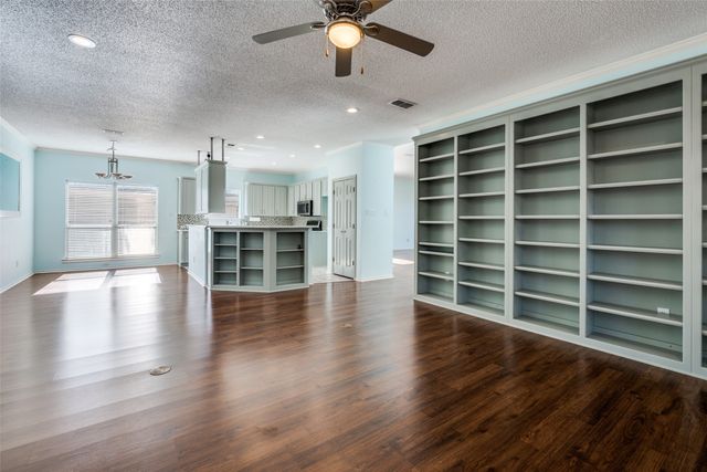 7133 Deer Hollow Drive, Fort Worth, TX 76132