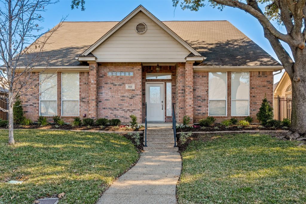 7133 Deer Hollow Drive, Fort Worth, TX 76132