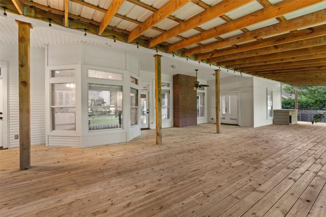 340 Hunters Hollow Drive, Bossier City, LA 71111