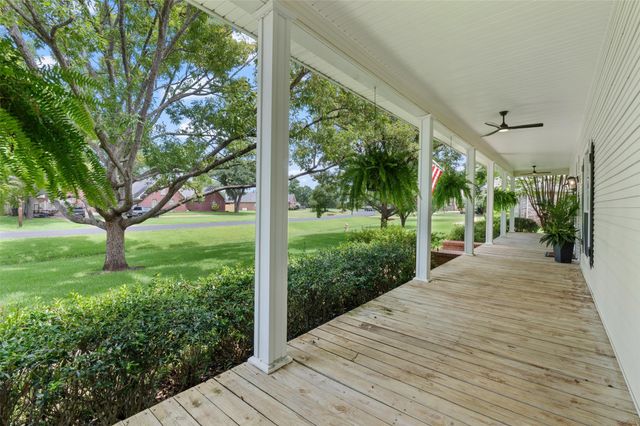 340 Hunters Hollow Drive, Bossier City, LA 71111