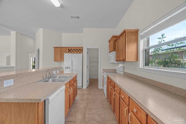 8138 Cosica Blvd, Navarre, FL 32566