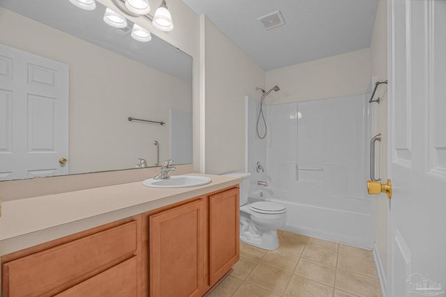 8138 Cosica Blvd, Navarre, FL 32566