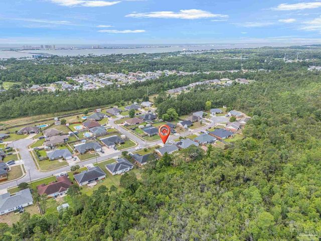 8138 Cosica Blvd, Navarre, FL 32566