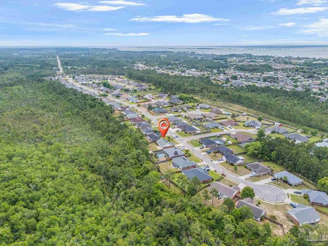 8138 Cosica Blvd, Navarre, FL 32566