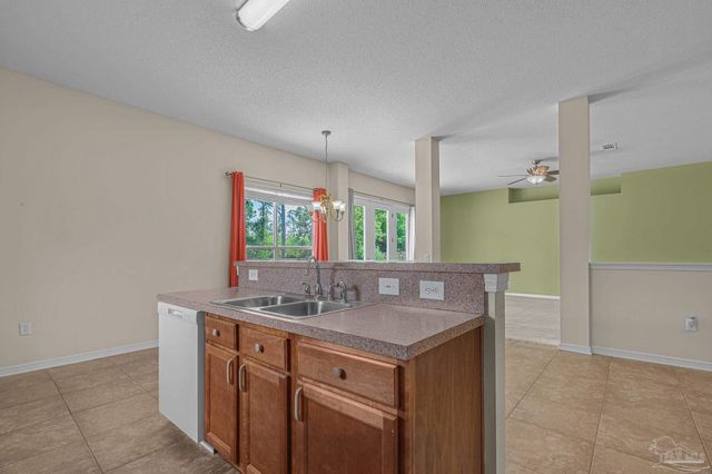 8138 Cosica Blvd, Navarre, FL 32566