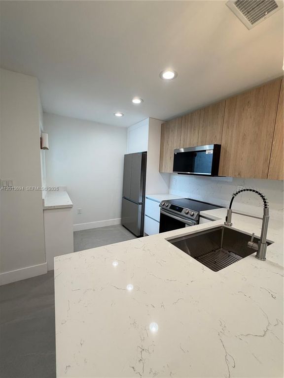 4708 NW 114th Ave 204-3, Doral, FL 33178