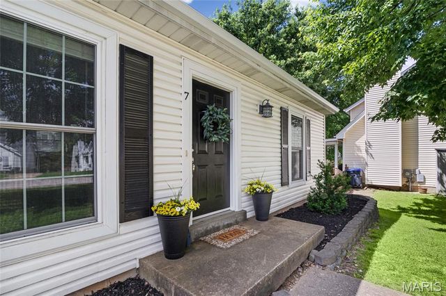 7 Primgarden Court, St Peters, MO 63376