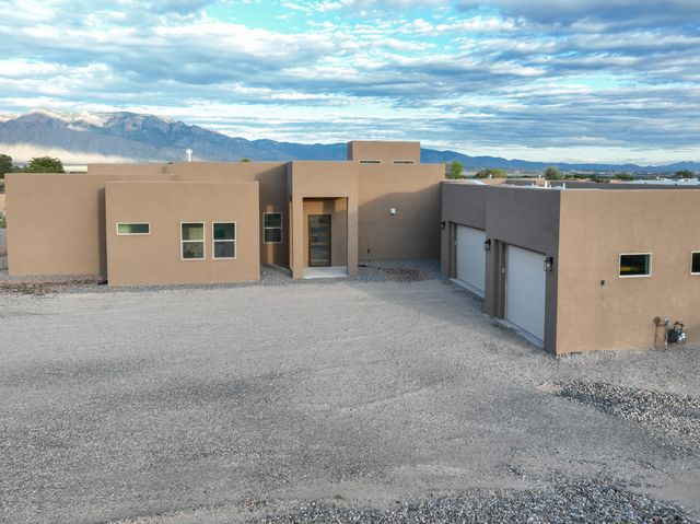 963 CAMINO SIN PASADA, Corrales, NM 87048