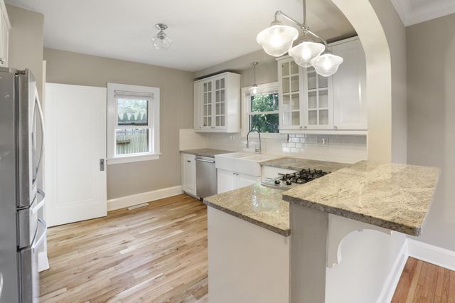 2312 W 54th Street, Minneapolis, MN 55410