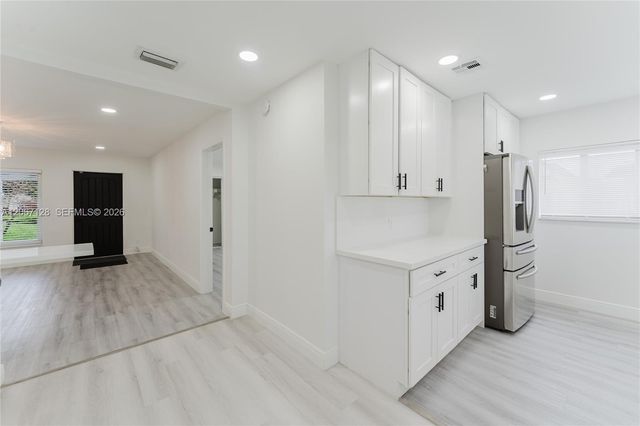 481 NE 51st Street, Oakland Park, FL 33334