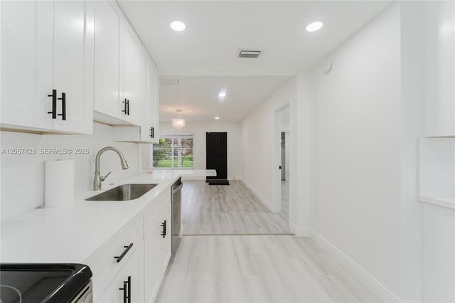 481 NE 51st Street, Oakland Park, FL 33334