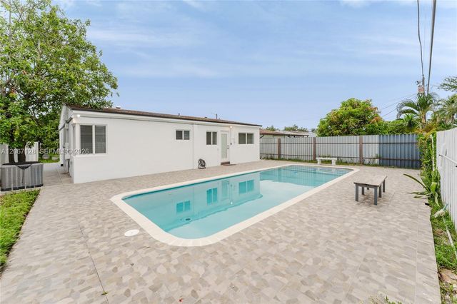 481 NE 51st Street, Oakland Park, FL 33334