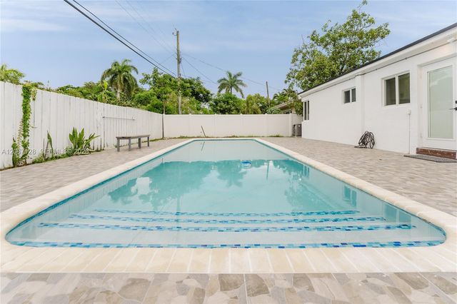 481 NE 51st Street, Oakland Park, FL 33334