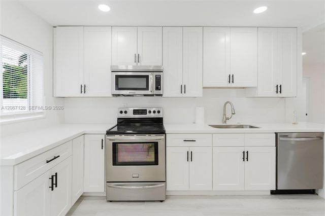 481 NE 51st Street, Oakland Park, FL 33334