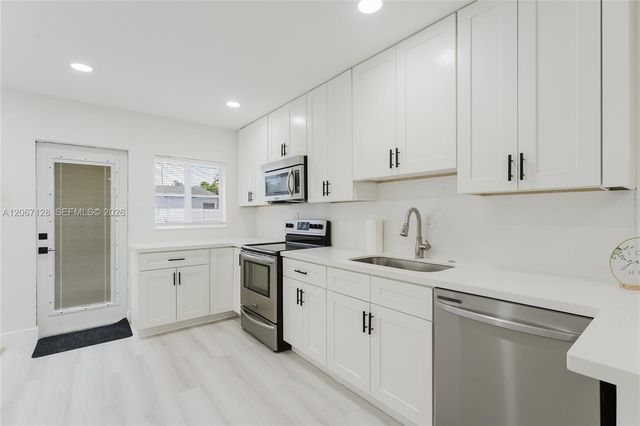 481 NE 51st Street, Oakland Park, FL 33334