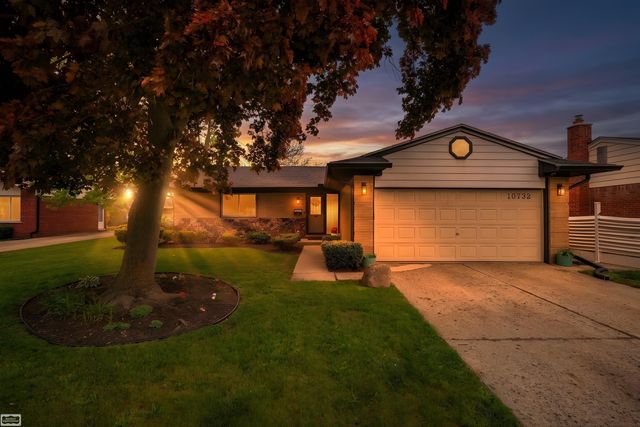 10732 N Oak Drive, Ferndale, MI 48220