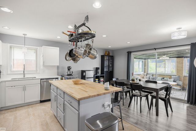 10732 N Oak Drive, Ferndale, MI 48220