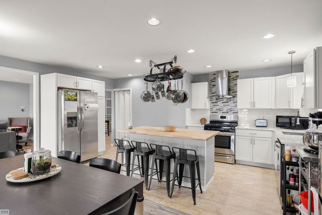 10732 N Oak Drive, Ferndale, MI 48220