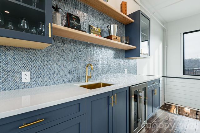122 College Street 301, Asheville, NC 28801