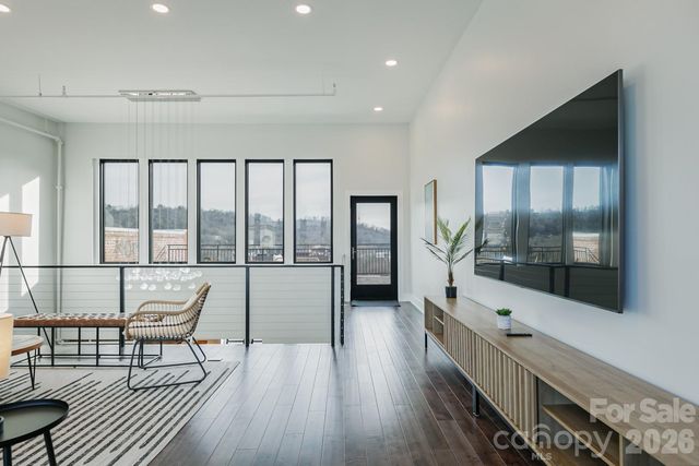 122 College Street 301, Asheville, NC 28801