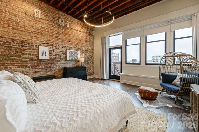 122 College Street 301, Asheville, NC 28801