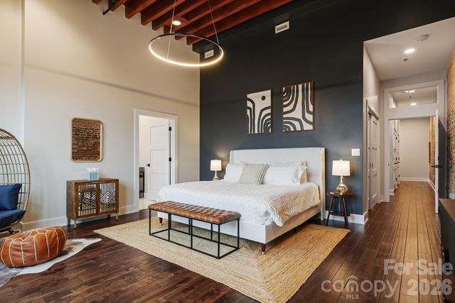 122 College Street 301, Asheville, NC 28801