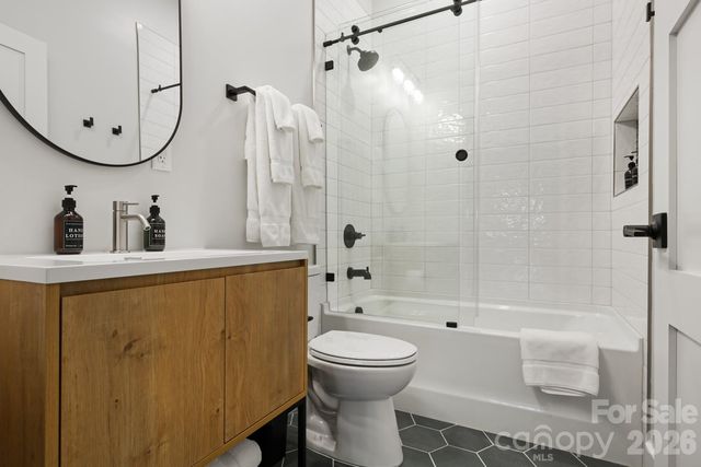 122 College Street 301, Asheville, NC 28801